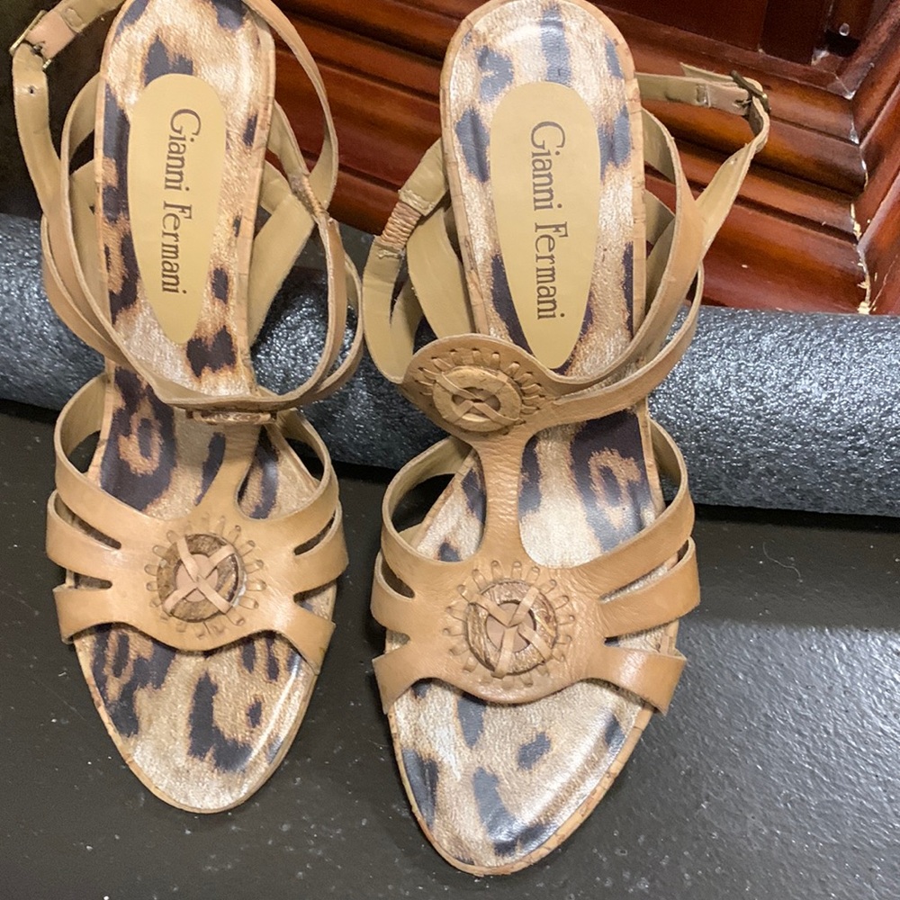 Brown Brazilian leather sandals